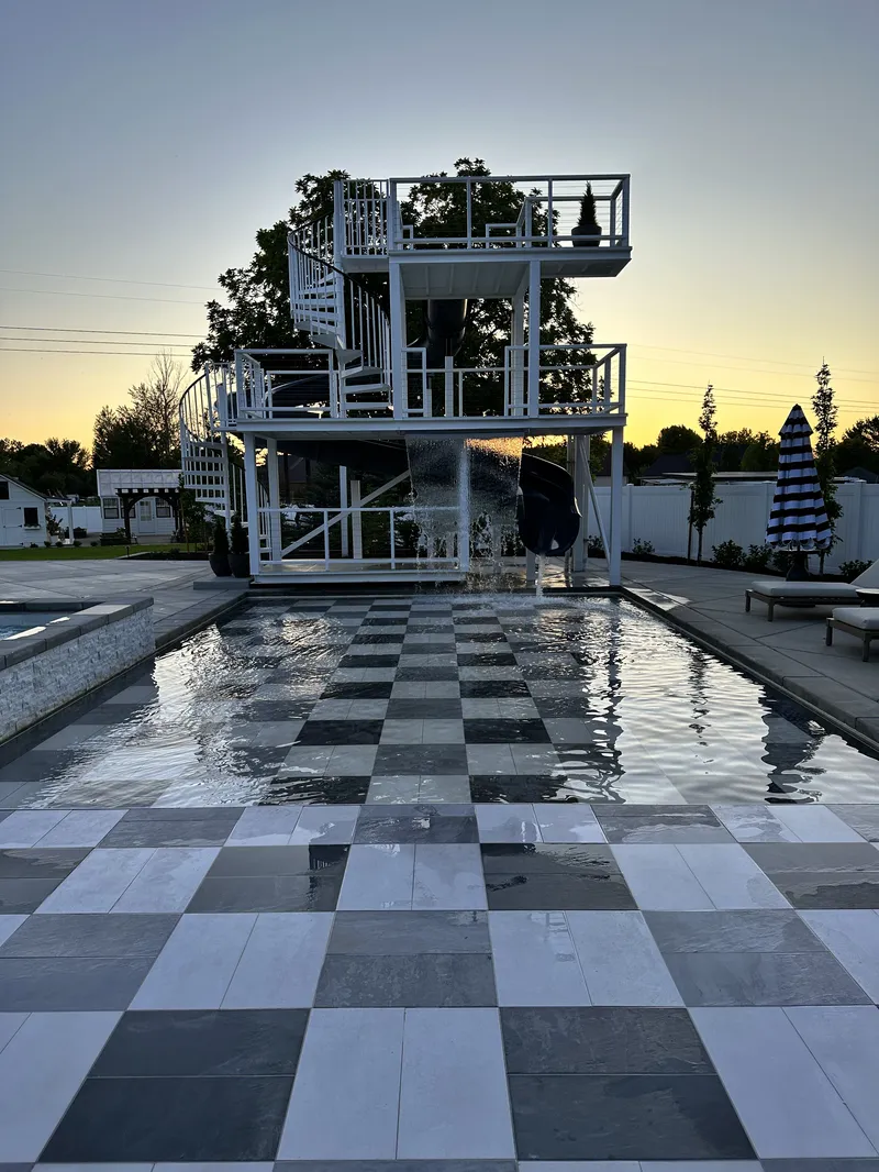 Residential pool arranged for shallow family play